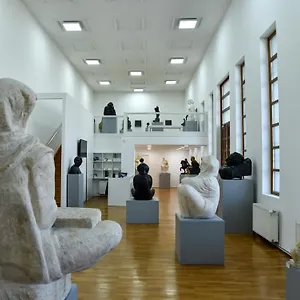 Iskra Apartment